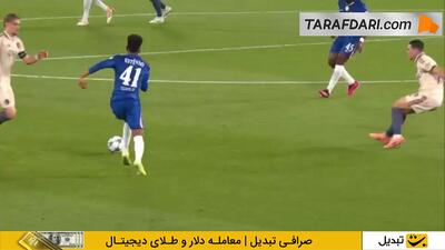 اخراج کنث تیلور، هافبک آژاکس در دقیقه 17 بازی مقابل چلسی (چلسی-آژاکس)