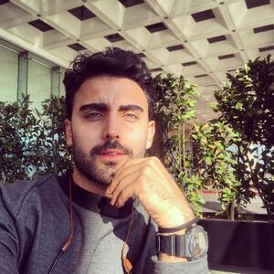 بیوگرافی محمد صادقی (بازیگر) علت بازداشت و زندگی شخصی - ویدائو مگ