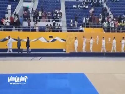 لحظه اهدای مدال نقره تیم ملی کبدی پسران ایران در بازی‌های آسیایی جوانان بحرین