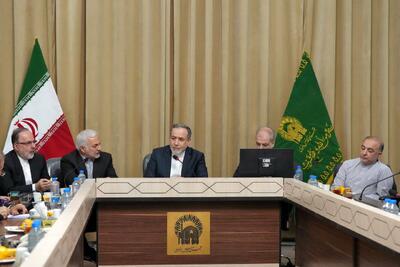 نشست سفرای ایران در تعدادی از کشورهای همسایه با عراقچی در مشهد