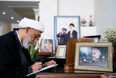  دستخط یادبود پورمحمدی در منزل شهید رشید