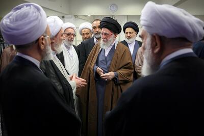رهبر انقلاب: تعبیر امروزی «جمهوری اسلامی» همان حکومت مدنظر میرزای نائینی است