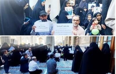 این ها کلاً متوجه گذشت روزگار نشده اند: هنوز برای جلوگیری از ورود زنان به ورزشگاه تجمع می کنند! (عکس)