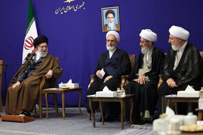 رهبر انقلاب: تعبیر امروزی «جمهوری اسلامی» همان حکومت مدنظر میرزای نائینی است
