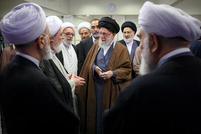 حضرت آیت‌الله خامنه‌ای: نوآوری‌های میرزای نائینی در مبانی اصولی فوق‌العاده است
