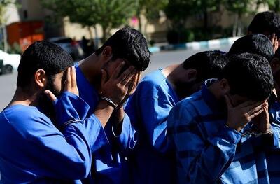 دستگیری ۴۱ خارجی در مرز مریوان | هرگونه تجاوز در مرزها با برخورد قاطع پاسخ داده خواهد شد