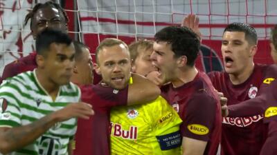  تریپل سیو دروازه‌بان سالزبورگ روی ضربه پنالتی