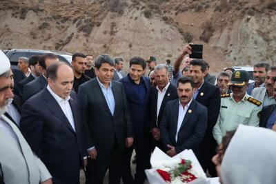  وزیر جهاد کشاورزی وارد شهرستان بم شد