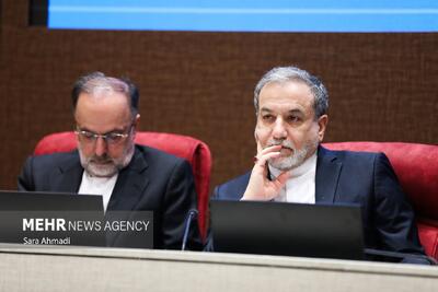  نشست هم اندیشی نخبگانی با حضور مقامات کشوری و استانی در مشهد
