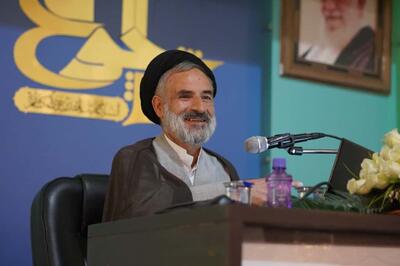  رجایی: الگوی حکمرانی نبوی، نمونه‌ای از حکومت مردم‌محور بود