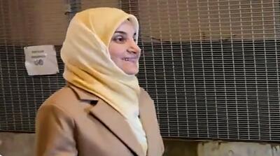  لحظه آزادی مشروط مهدیه اسفندیاری از زندان فرانسه