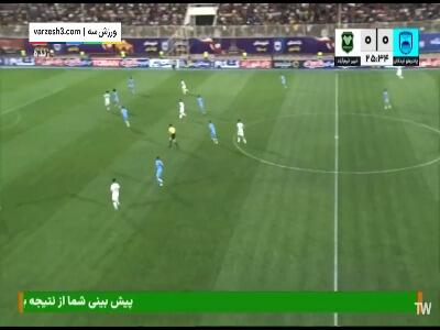بازی جوانمردانه از سوی بازیکنان چادرملو مقابل دروازه خالی