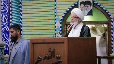  امام جمعه یزد: نفوذ فکری حربه اصلی دشمن است