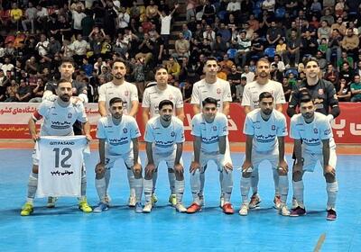  گیتی‌پسند همچنان بی‌رقیب در صدر