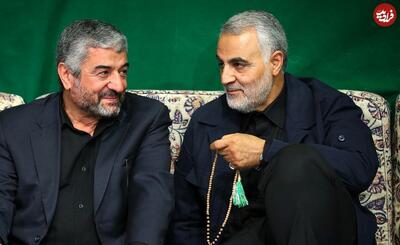  عکس/ چهره متفاوت سردار سلیمانی، احمدی‌نژاد و عزیز جعفری به همراه رهبری در عزاداری محرم | اقتصاد24