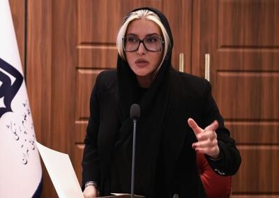  واکنش فریبا نادری به انتقادات: نمی‌دانید بی آبرویی چه آبرویی است! |  انصاف نیوز