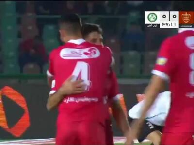  ویدیو | گل اول و زیبای پرسپولیس به ذوب آهن توسط محمد عمری/ ورزشگاه منفجر شد