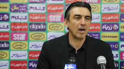  ببینید | دعای رحمتی برای پنالتی خیبر مستجاب نشد؛ صحنه‌ای جالب از بازی با چادرملو