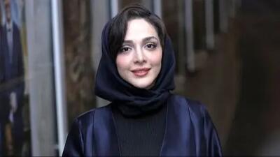  المیرا دهقانی با تیپ جذاب و خوش‌استایل در جشن امضای کتاب!
