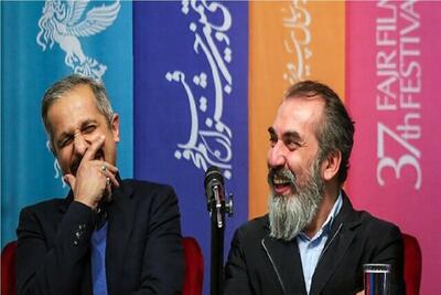 سکانس خندان/کج و کنجل میخوام چه کنم رضویان،سیامک رو از تخت بلند کرد/مدیری غش کرد