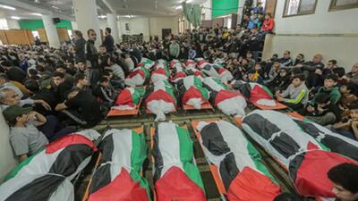  تراژدی خانواده فلسطینی که در بمباران به شهادت رسیده و امروز در آرامگاه ابدی قرار گرفتند