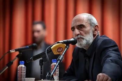  حسین شریعتمداری کیهان برای مهار نرخ دلار : کار را به فرشته های زمینی بسپارید