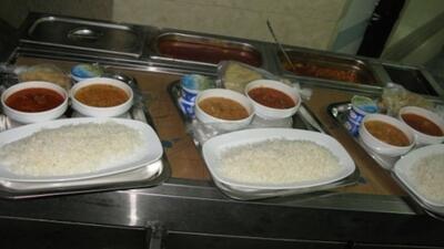 بازدید از آشپزخانه یک بیمارستان؛ بهداشت فاجعه است (فیلم)
