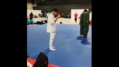  امیرمحمد حاتمیان پس از قهرمانی در MMA نماز شکر خواند (فیلم)