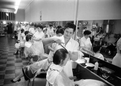  ترفندی ساده، موجی بزرگ: راز موفقیت 1.5دلاری یک کارآفرین از موی الویس پرسلی(+عکس)