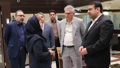  بازدید نجارزاده از برخی شعب انتقال یافته بانک سابق آینده به بانک ملی ایران/ استمرار بی وقفه خدمات به مردم و تمرکز بر مشتری مداری