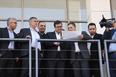  بازدید وزیر ورزش و جوانان از مجموعه سرزمین ایرانیان در شهرستان زرندیه