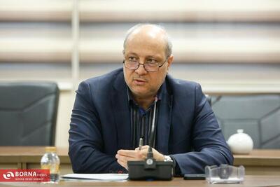  مناف هاشمی: از تولیدکنندگان محصولات ورزشی کشور حمایت می‌کنیم