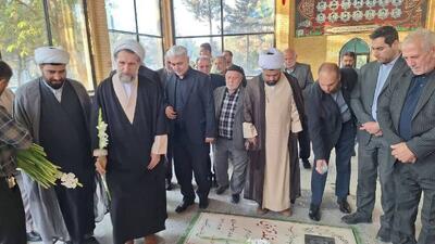  امام جمعه قزوین به شهدای اقبالیه ادای احترام کرد 