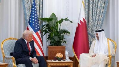 دیدار اضطراری ترامپ با امیر قطر در هواپیما + فیلم
