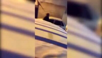 ببینید / حمله وحشیانه اراذل به مردم در جنوب تهران