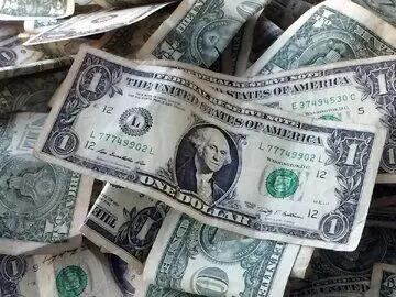 قیمت دلار صبح امروز 3 آبان 1404؛ دلار آزاد بالا کشید؟