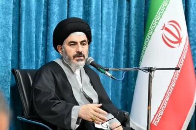 امام جمعه ارومیه: اگر هزار بار سجده کنیم، باز هم نمی‌توانیم شکر نعمت زندگی در جمهوری اسلامی را به جا آوریم