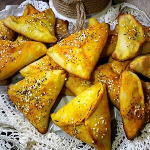  اگر از غذاهای عربی خوشتون میاد فطایر مرغ و پنیر رو حتما درست کنید!