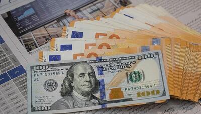 قیمت دلار در آبان ۱۴۰۴؛ تثبیت در مرز حمایت ۱۰۷ هزار تومان و نوسان پرریسک بازار