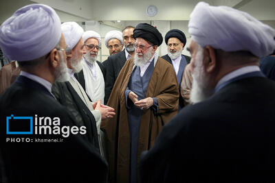  دیدار دست‌اندرکاران کنگره «میرزای نائینی» با رهبر انقلاب