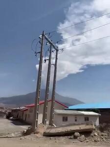 تصاویری از تشکیل ابری عظیم بر دهانه کوه دماوند + فعال شدن دماوند تکذیب شد