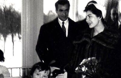  سفر در زمان؛ «ثریا، ملکه دو رگه ایران» در کنار مادرش؛ اواخر دهه 30