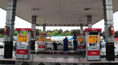دلیل صف‌های طولانی پمپ‌بنزین‌های بندرعباس - مردم سالاری آنلاین