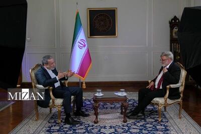  عراقچی: ملت ایران به زبان زور، فشار و تحریم پاسخ نمی‌دهد/  اگر برای جنگ آماده باشید، کسی جرات حمله ندارد