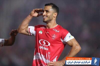 عکس ؛ تقدیر جالب علی علیپور از هواداران پرسپولیس پس از گلزنی به ذوب آهن