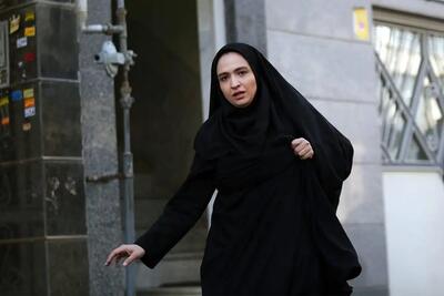  درخشش گلاره عباسی با  آبی ایرانی ؛ بازگشت یک رنگ اصیل به کانون توجه!