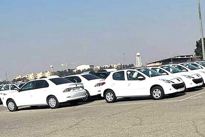 بازار خودرو در چنته افزایش قیمت خودروسازان | سیاست روز
