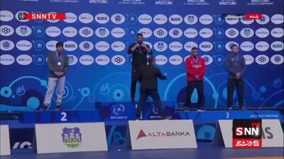  مدال طلا بر گردن محمدمبین عظیمی / طنین انداز شدن سرود ملی کشورمان در سالن مسابقات رقابت های کشتی آزاد زیر 23 سال جهان – صربستان