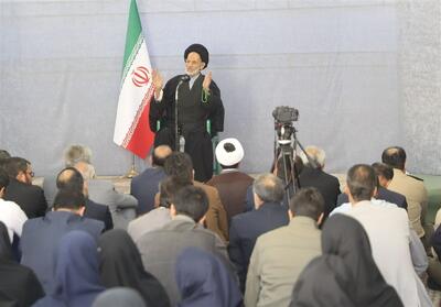 امروز پرستاران  در برابر بیماری بزرگ بی‌عاطفگی جهان ایستاده‌اند - تسنیم