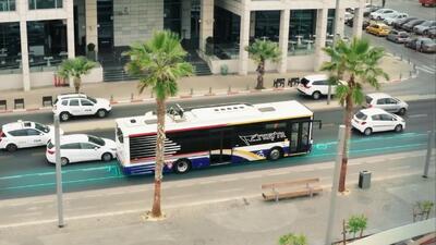  فرانسه اولین جاده جهان برای شارژ خودروهای برقی در حال حرکت را آزمایش می‌کند